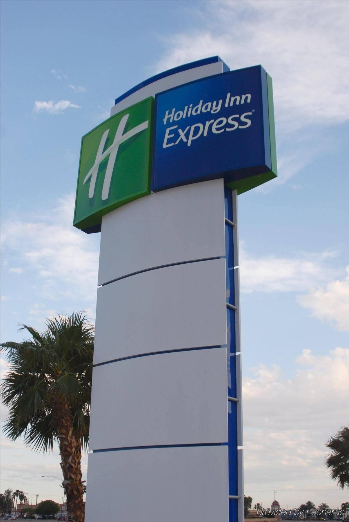 Holiday Inn Express Calexico, An Ihg Hotel Buitenkant foto